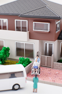 車椅子介護イメージ